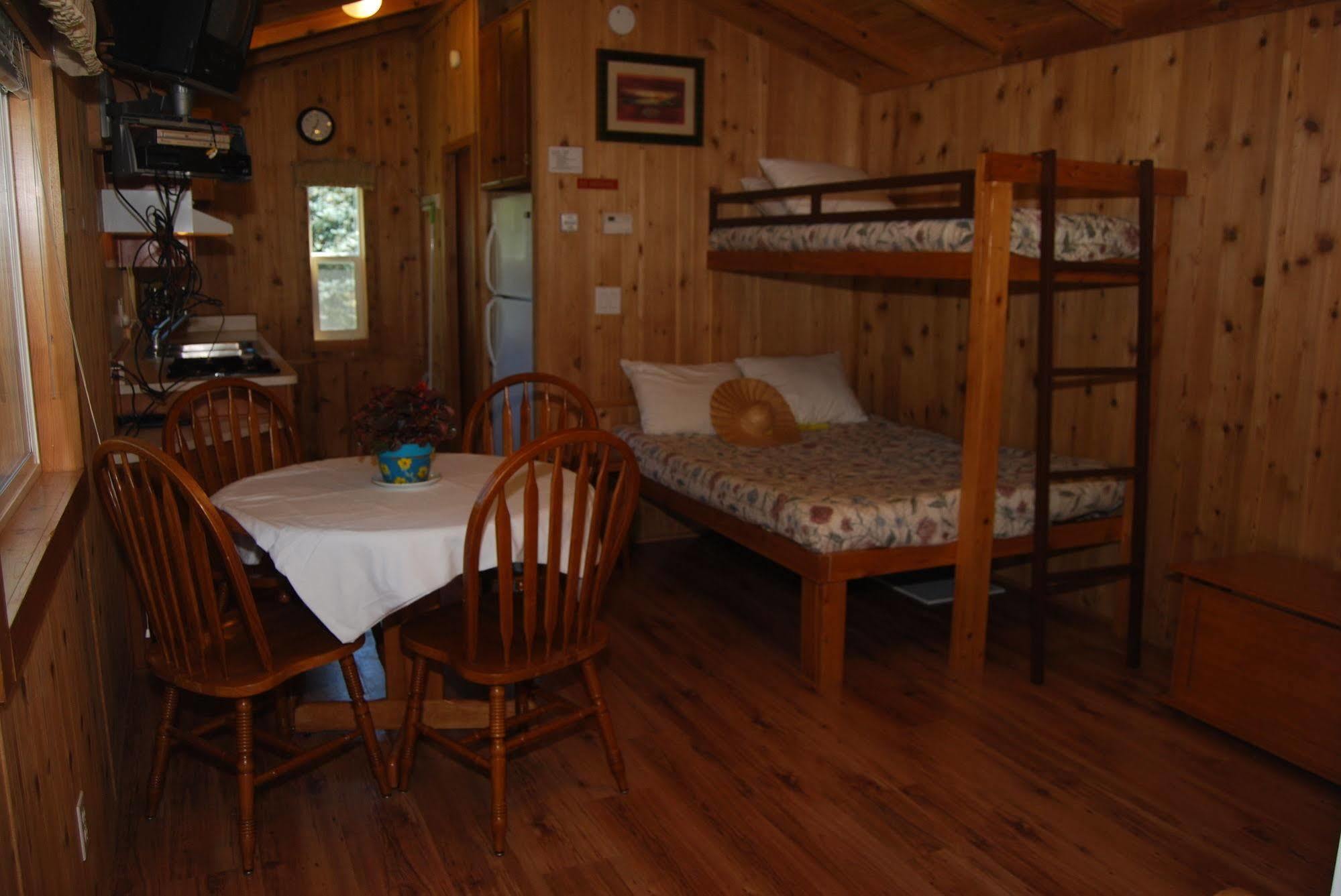 Thunderbird Rv & Camping Resort Монро Екстер'єр фото